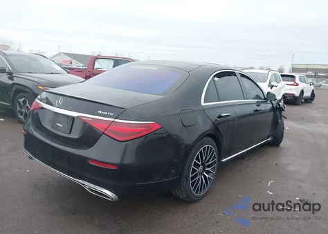 2021 Mercedes-Benz S 580 4Matic z USA, uszkodzony, nr VIN W1K6G7GB8MA032495